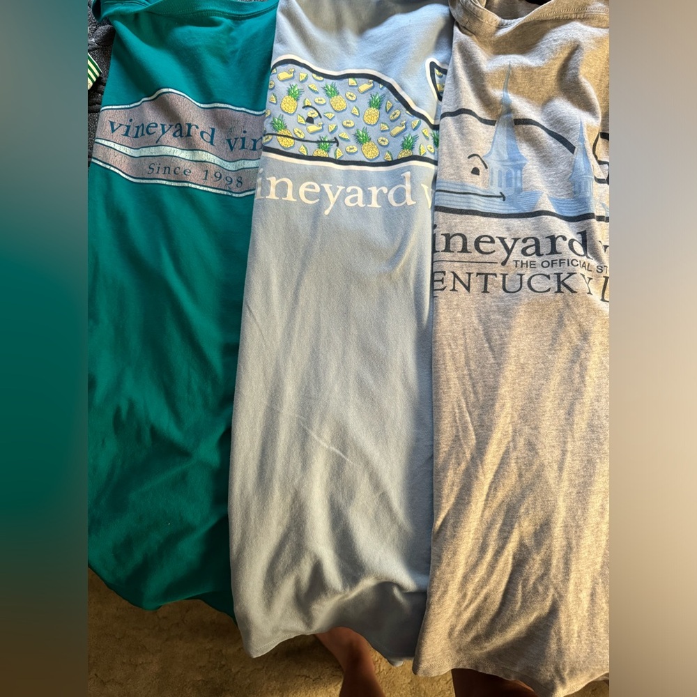 Men's XXL vineyard vines tees great used condition